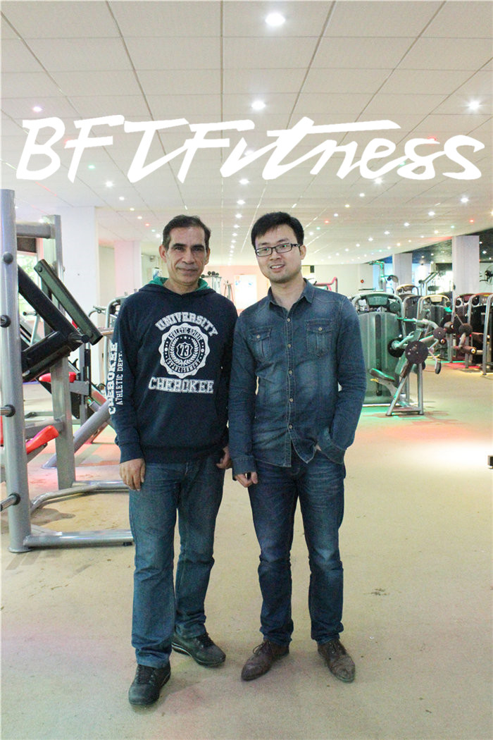 伊拉克客户在广州博菲特公司进口健身器材合影