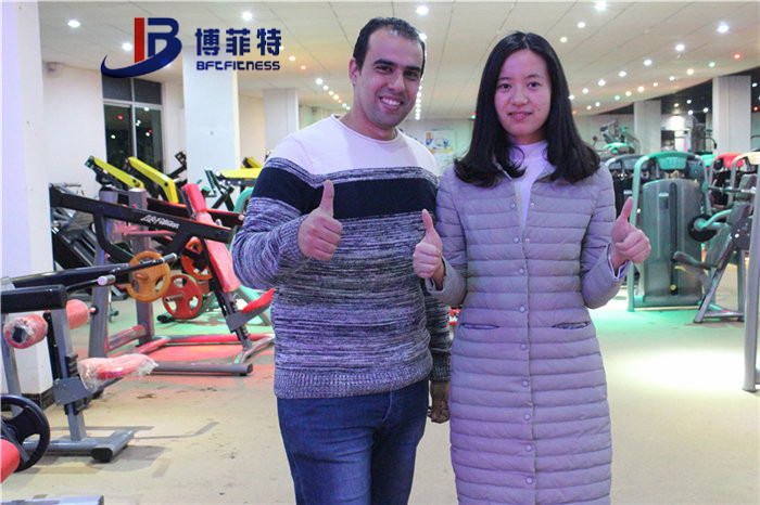埃及客户来中国广州博菲特健身器材有限公司进口健身器材