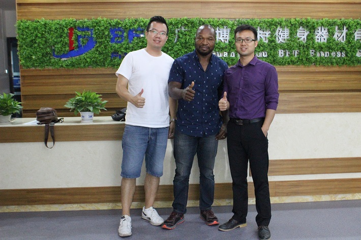 莫桑比克客户来中国广州博菲特进口健身器材