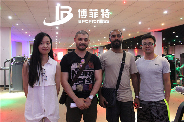 科威特客户来中国广州博菲特健身器材有限公司购买健身器材