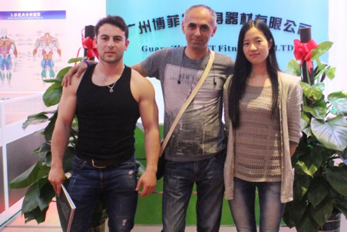 格鲁吉亚成交客户合影留念
